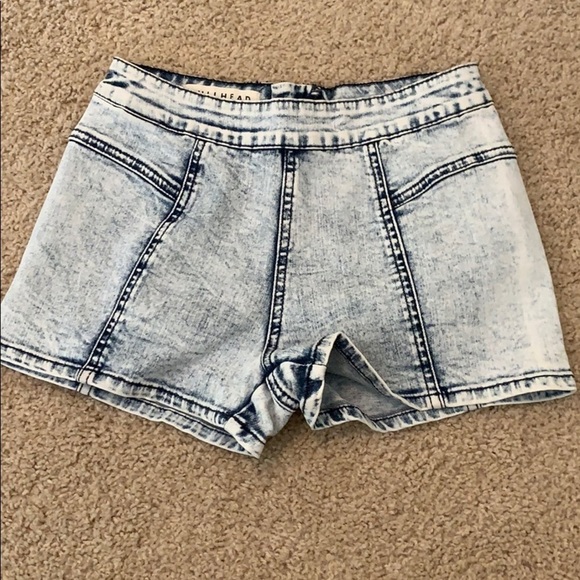 Bullhead Hot Shorts